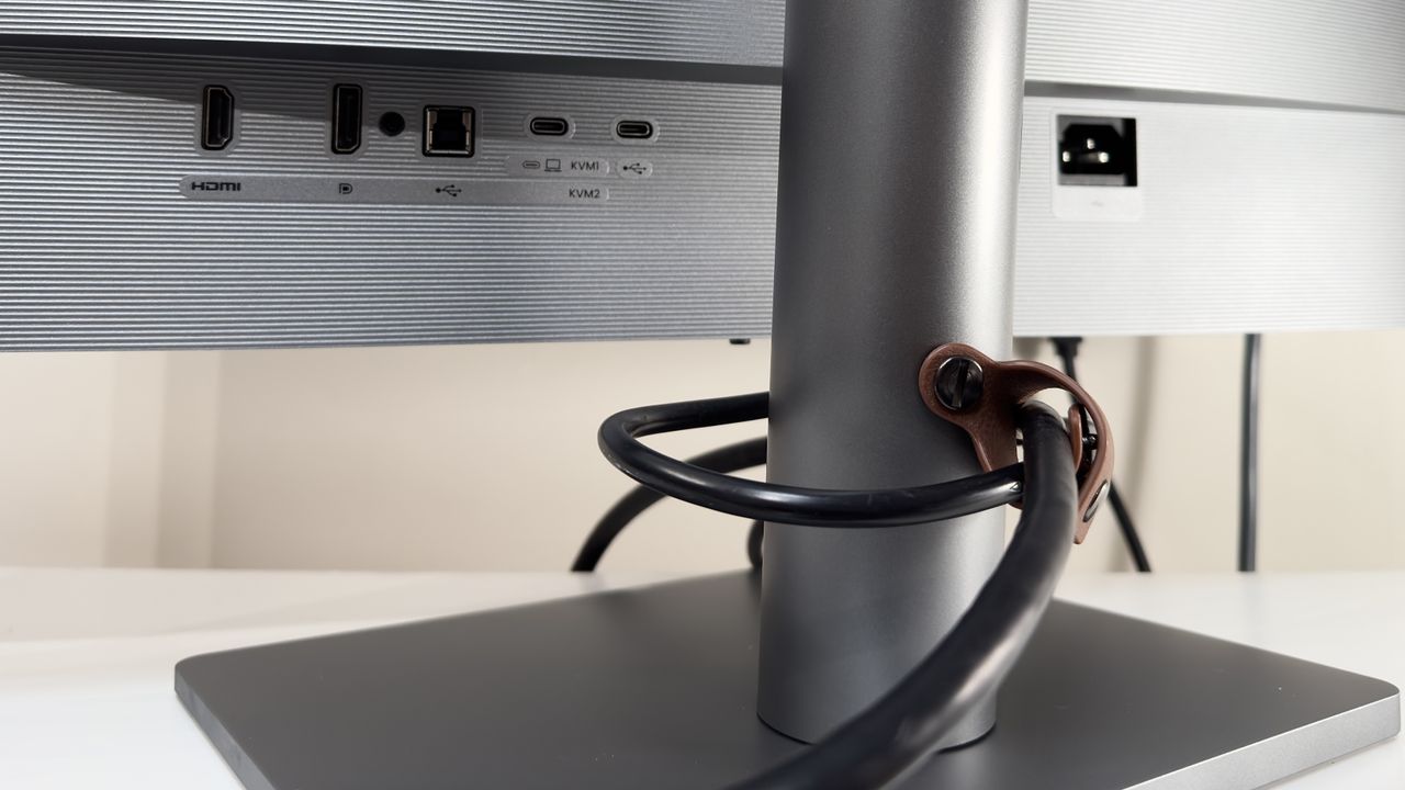 The BenQ RD280UG monitor on a desk