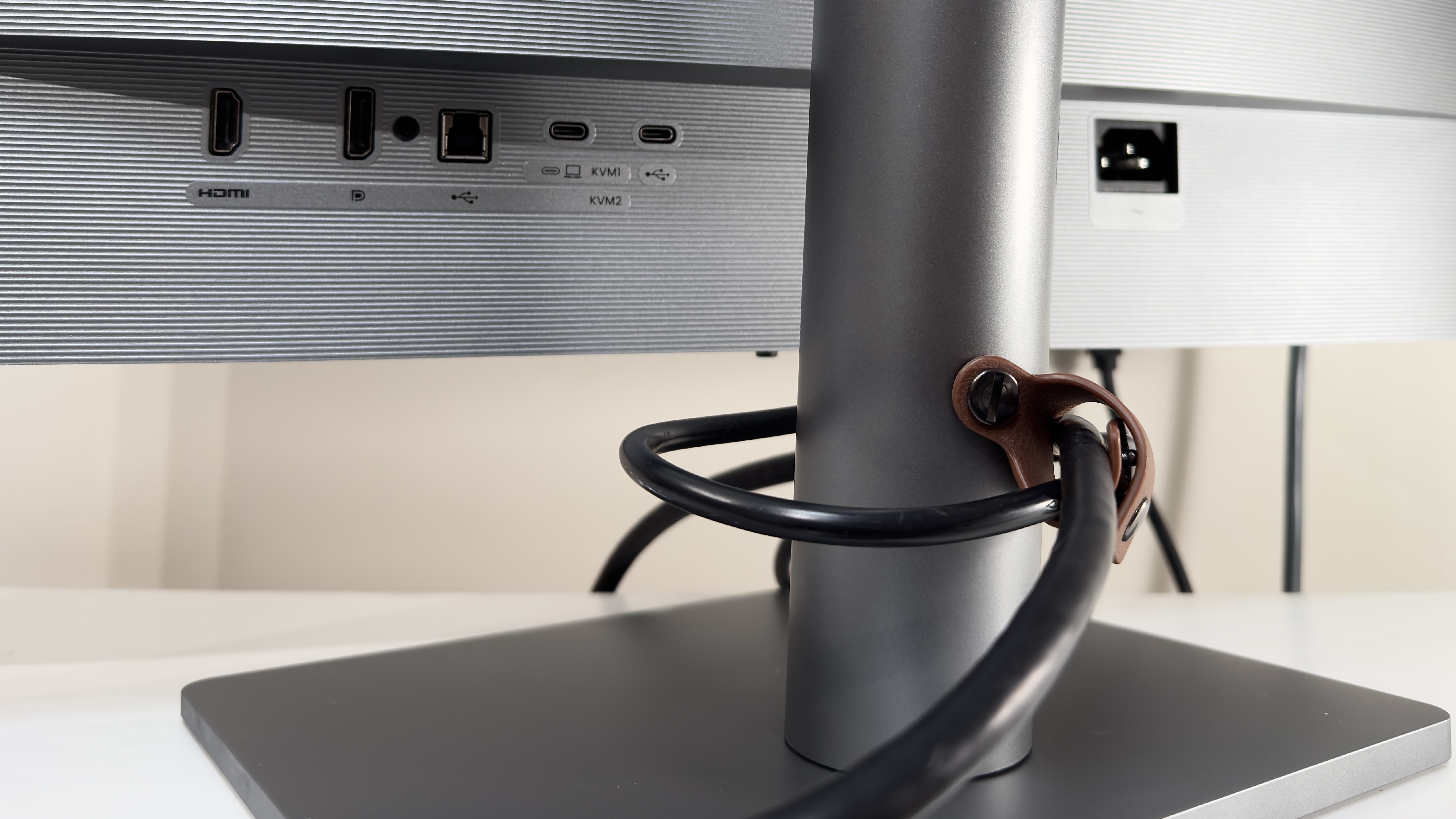 The BenQ RD280UG monitor on a desk