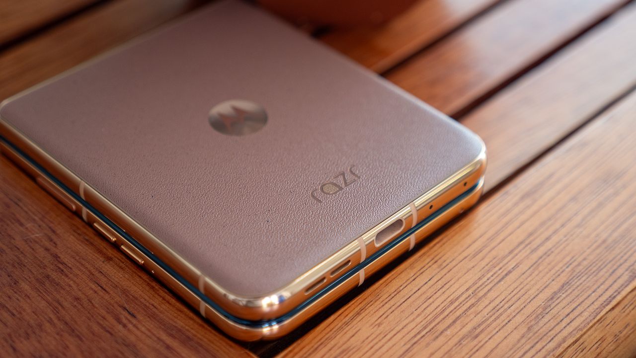 The Glamorous back of the Mocha Mousse Motorola Razr Plus 2025