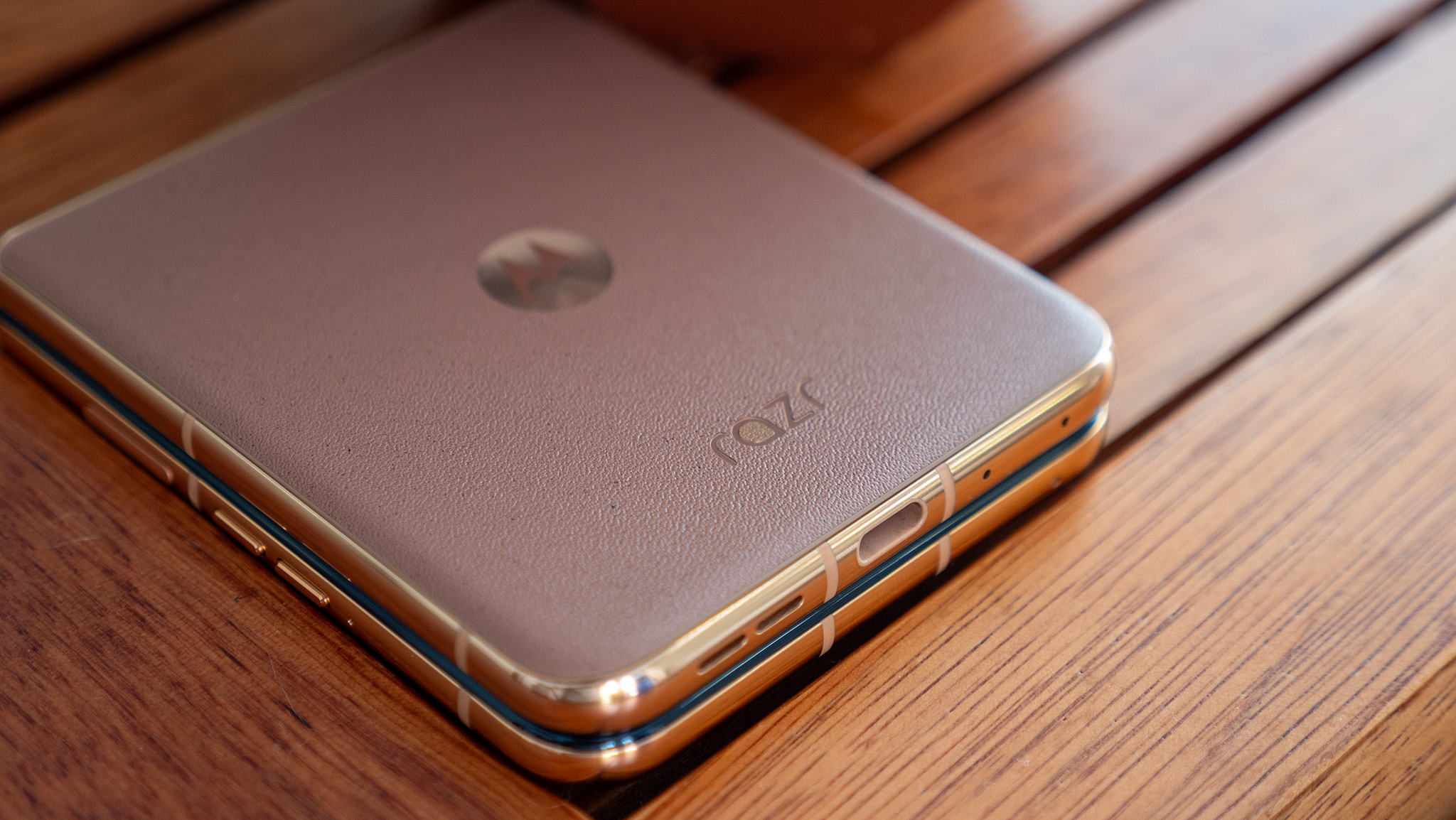The Glamorous back of the Mocha Mousse Motorola Razr Plus 2025