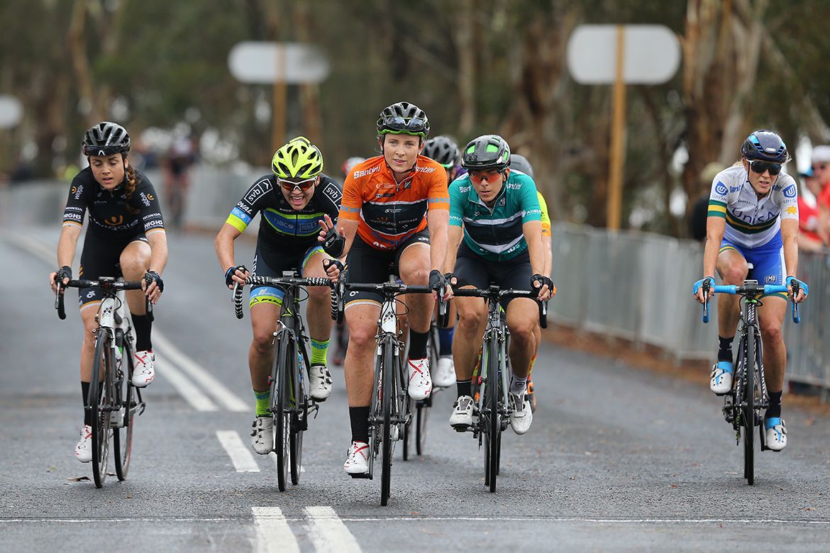 Annette Edmondson approaching the finish line