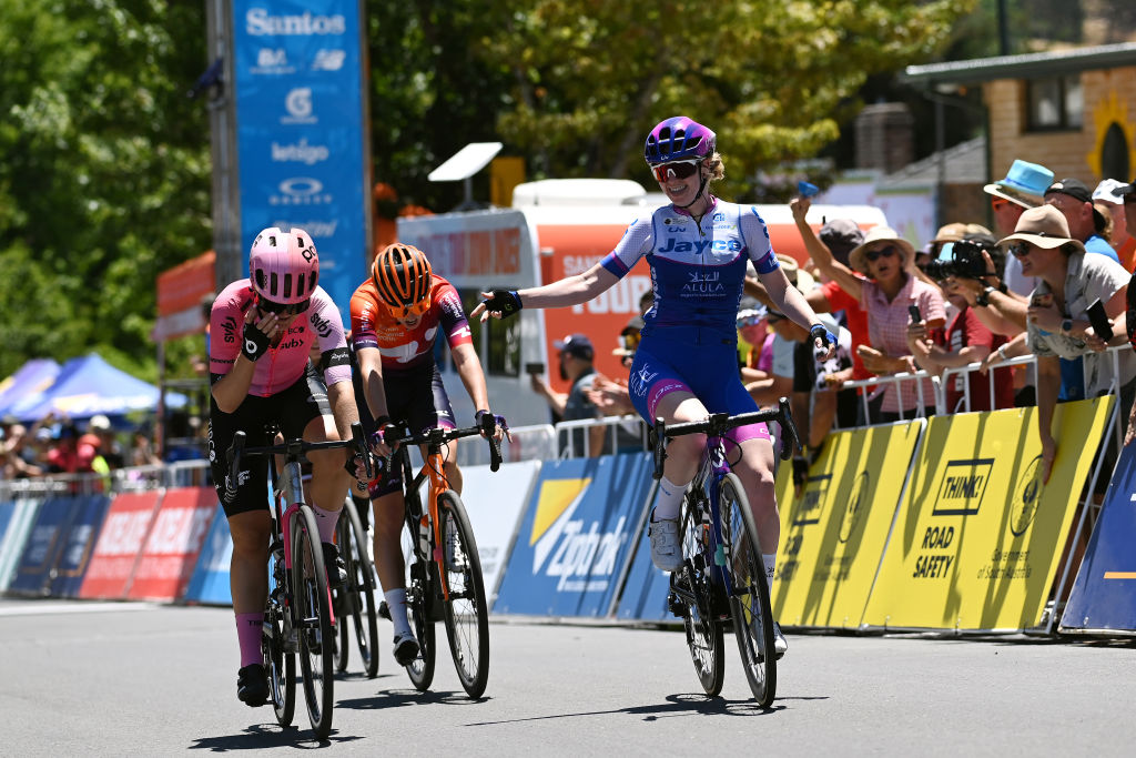 Alex Manly won stage 2 of the Women's Tour Down Under