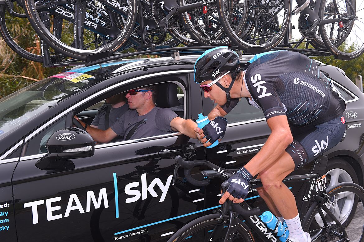 Diego Rosa at the Sky team car on the Giro d'Italia's stage 7