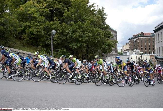 The peloton climbing during the 2013 edition of GP Quebec