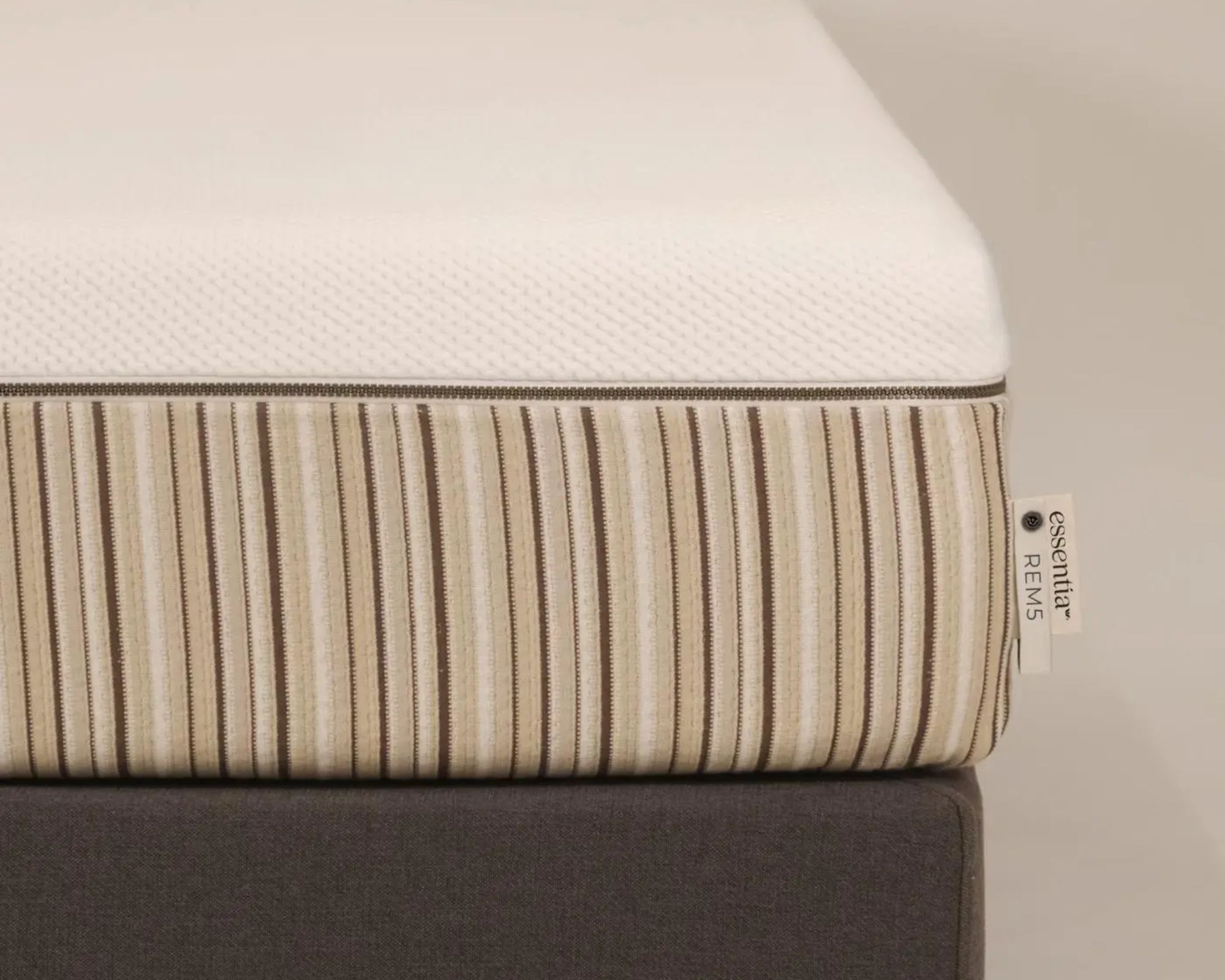 The striped corner of the essentia Classic Rem5 Mattress