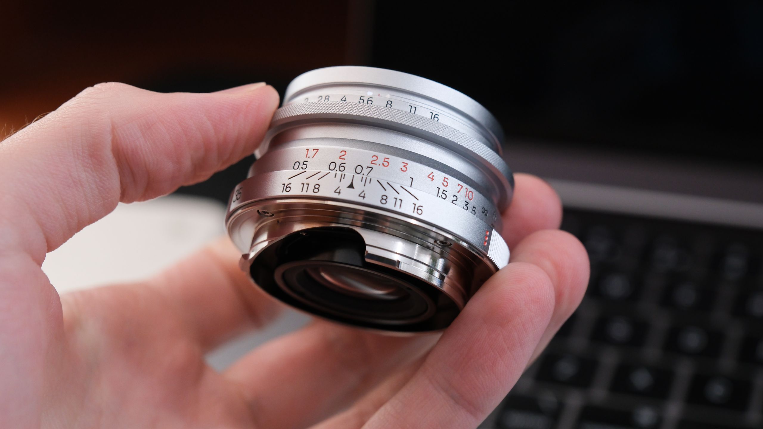 Thypoch Ksana 35mm f/2 ASPH. is a compact