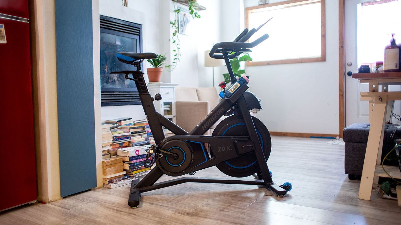 Image shows the Horizon Fitness&#039; 7.0 IC exercise bike