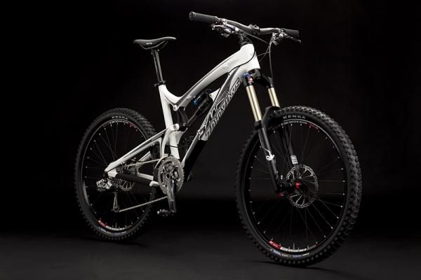 Another look at the carbon Santa Cruz Nomad