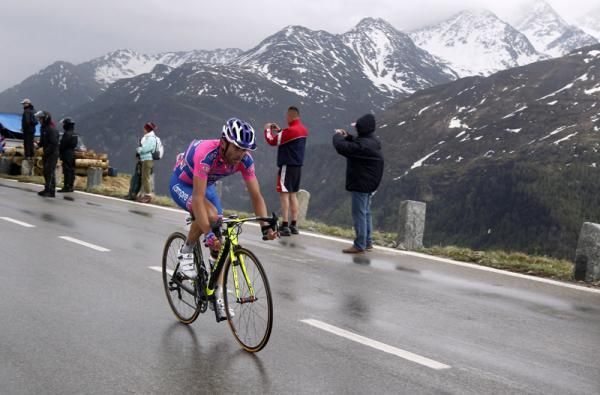 Michele Scarponi (Lampre) attacked but once again had no answer to Contador's power