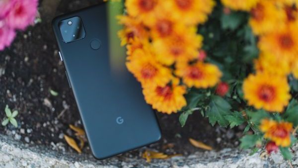 Samsung Galaxy S20 FE vs. Google Pixel 4a 5G: Which should you buy? - Vimarsana News