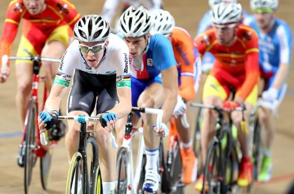 Meyer rides tempo to deter attacks in the late stages of the Madison.