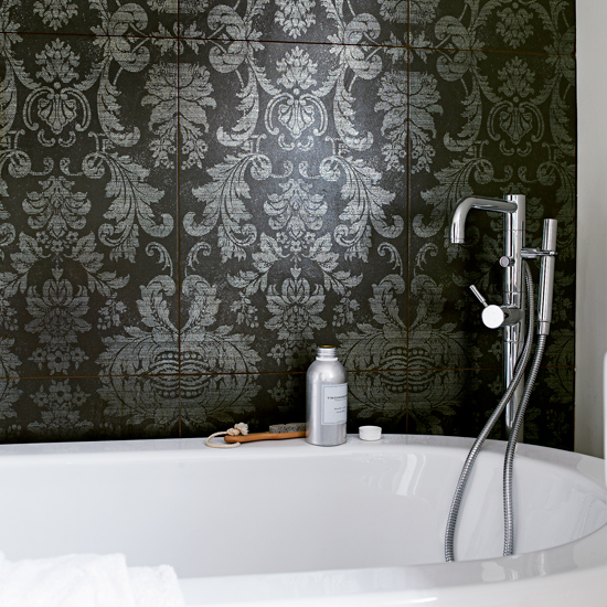 bathroom with bathtub and wallaper wall