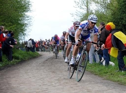 Tom Boonen sweeps through a corner on the pav&eacute;.