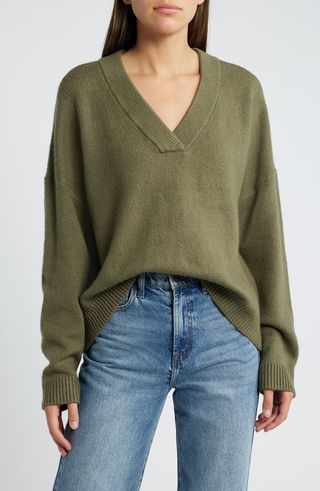 Oversize V-Neck Sweater