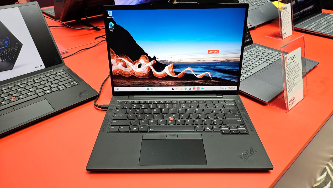 Lenovo ThinkPad X1 Carbon Aura