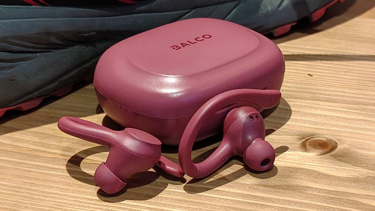 'Just as good as $100 earbuds': I tested out Aldi's bargain-bin $14 / £12 sports earbuds and I'm shocked to report that you should buy them