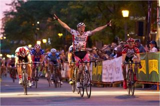 Stage 4 - Huff, Cliff-Ryan take out Uptown Minneapolis Criterium