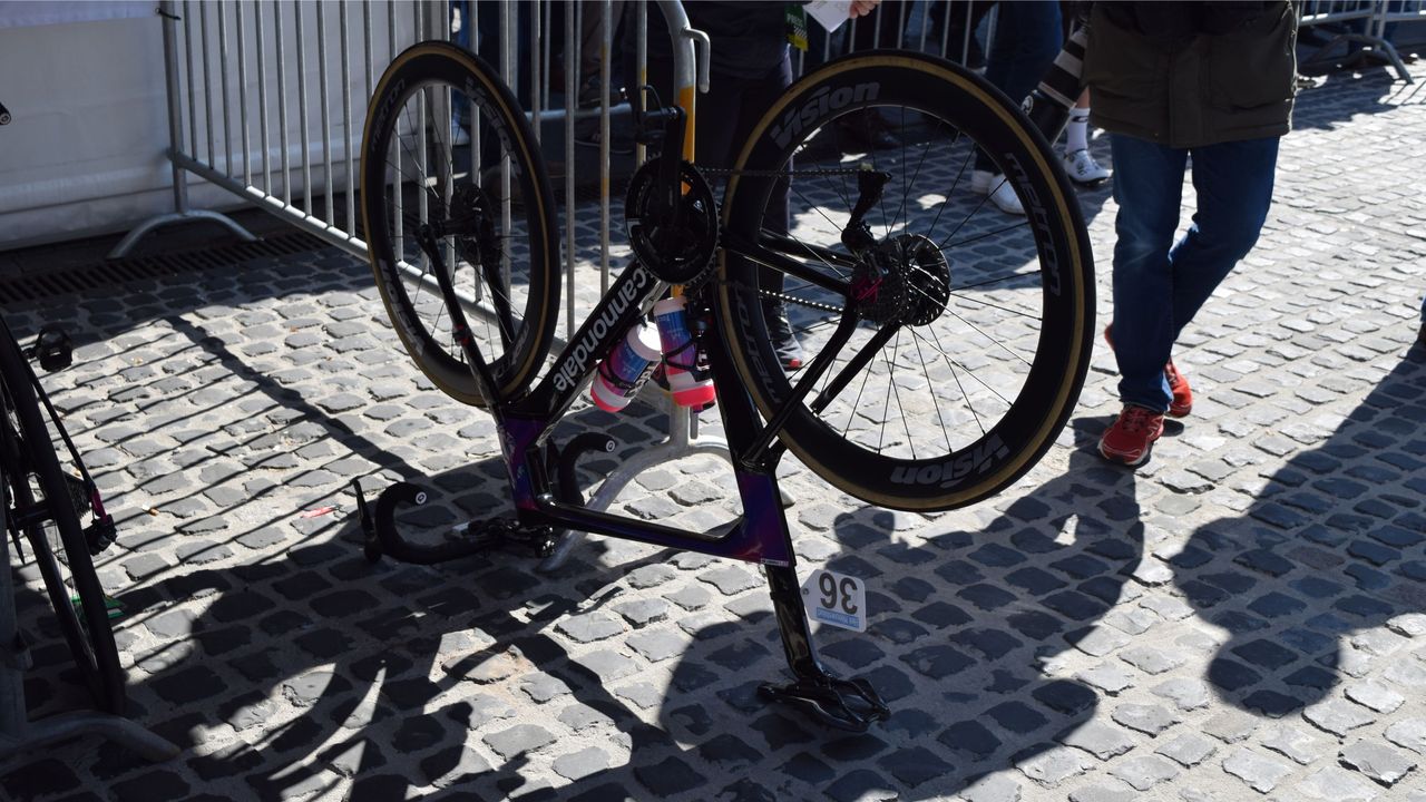 Without naming names, a former British national champion at the race pulled this prank on Taylor Phinney while the American was signing on