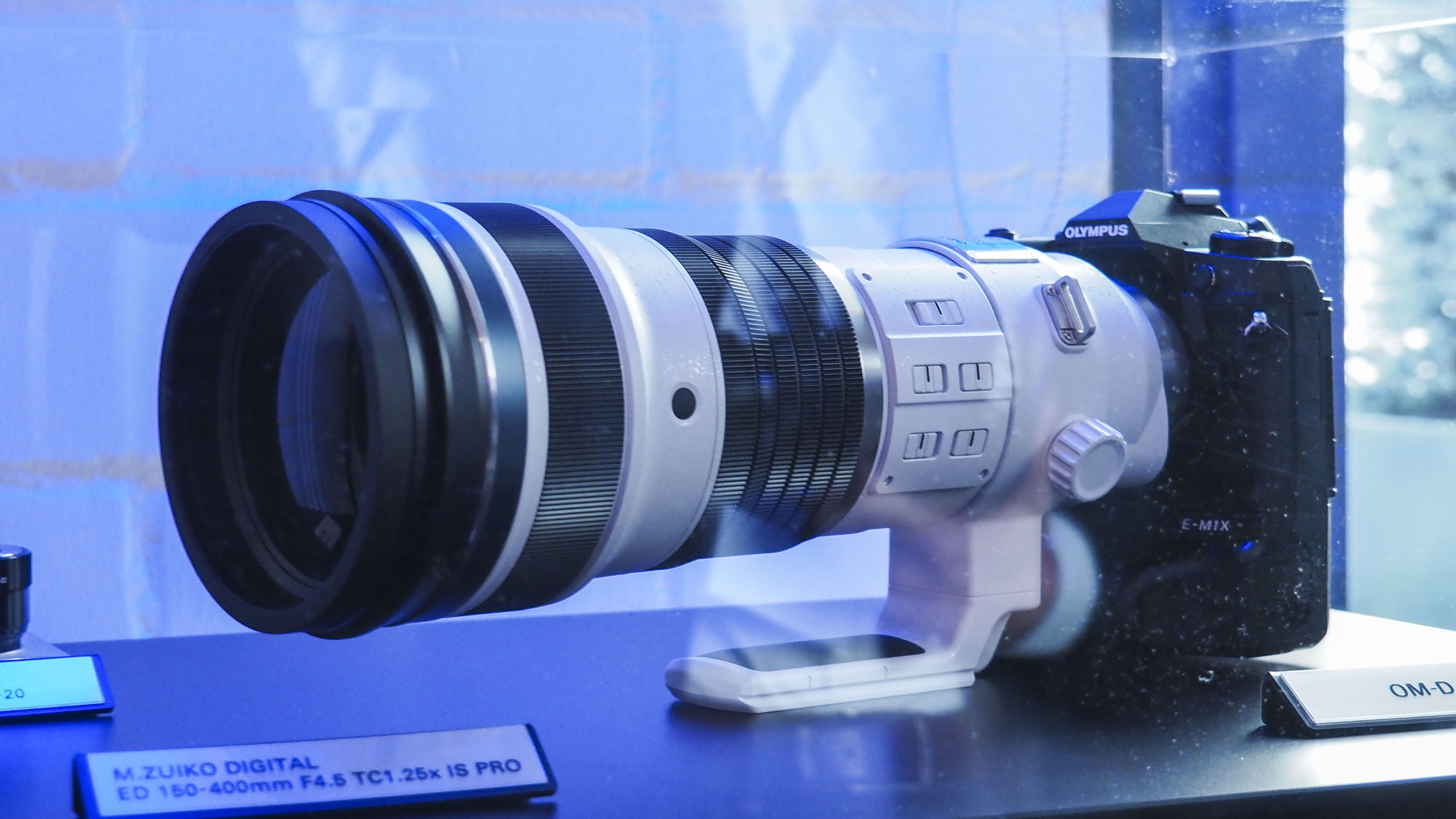 olympus-is-developing-a-150-400mm-f-4-5-telephoto-with-a-built-in