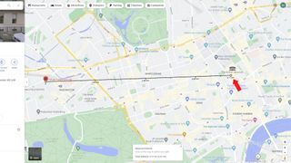 Google Maps mittaamassa kahden Lontoossa sijaitsevan kohteen välisen matkan