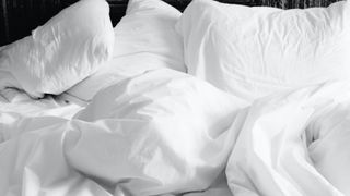 How to clean a duvet: white bedding