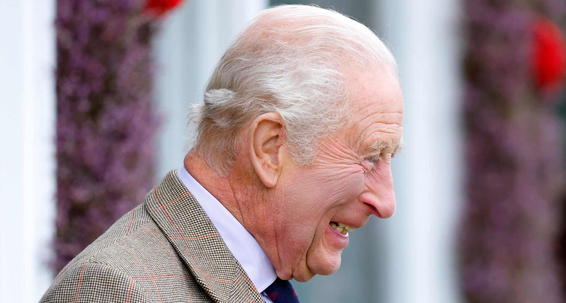 The Sovereign's Quiet Ritual of Resourceful Royal Soaks