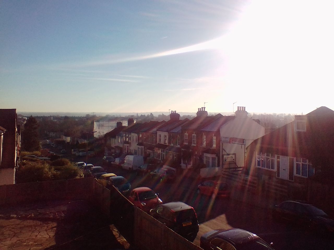 This shot doesn&rsquo;t stand up to any zooming-in, the houses looking mottled and odd. However, the IMO Q could have done a lot worse here. Despite the strong light source in the shot, the lens flare doesn&rsquo;t take over the image.