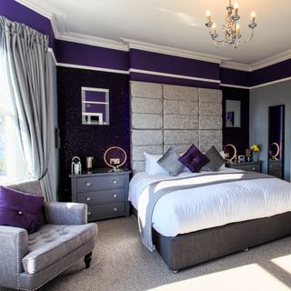 bedroom with bed with white bedding