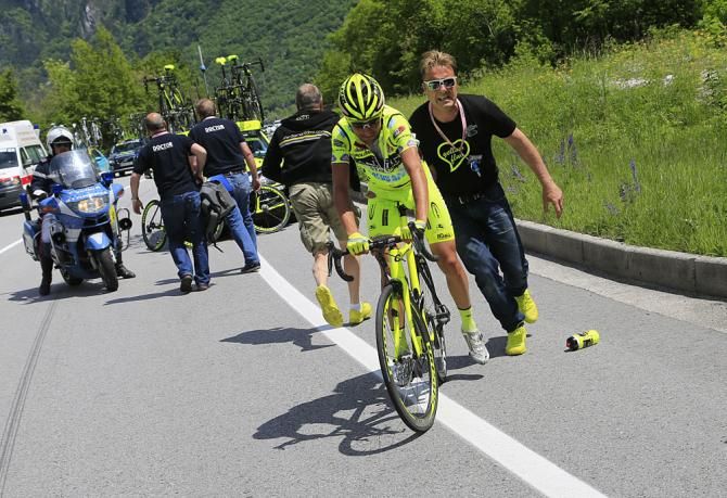 Matteo Rabottini (Fantini Vini - Selle Italia) gets back underway