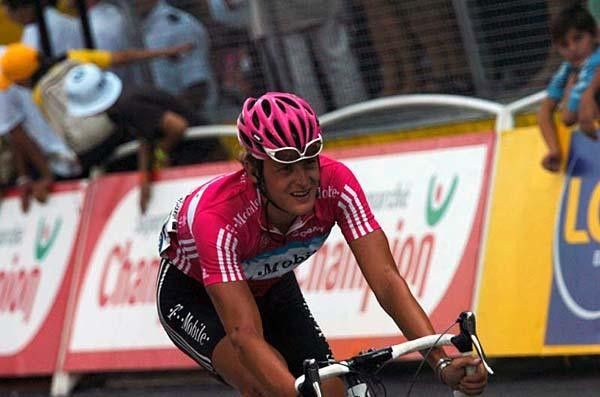 Marcus Burghardt (T-Mobile) started things and then joined the winning break, but could not contend for victory.
