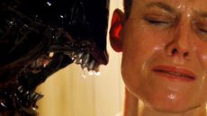 Alien 3 movie still – Ripley (Sigourney Weaver) and Alien