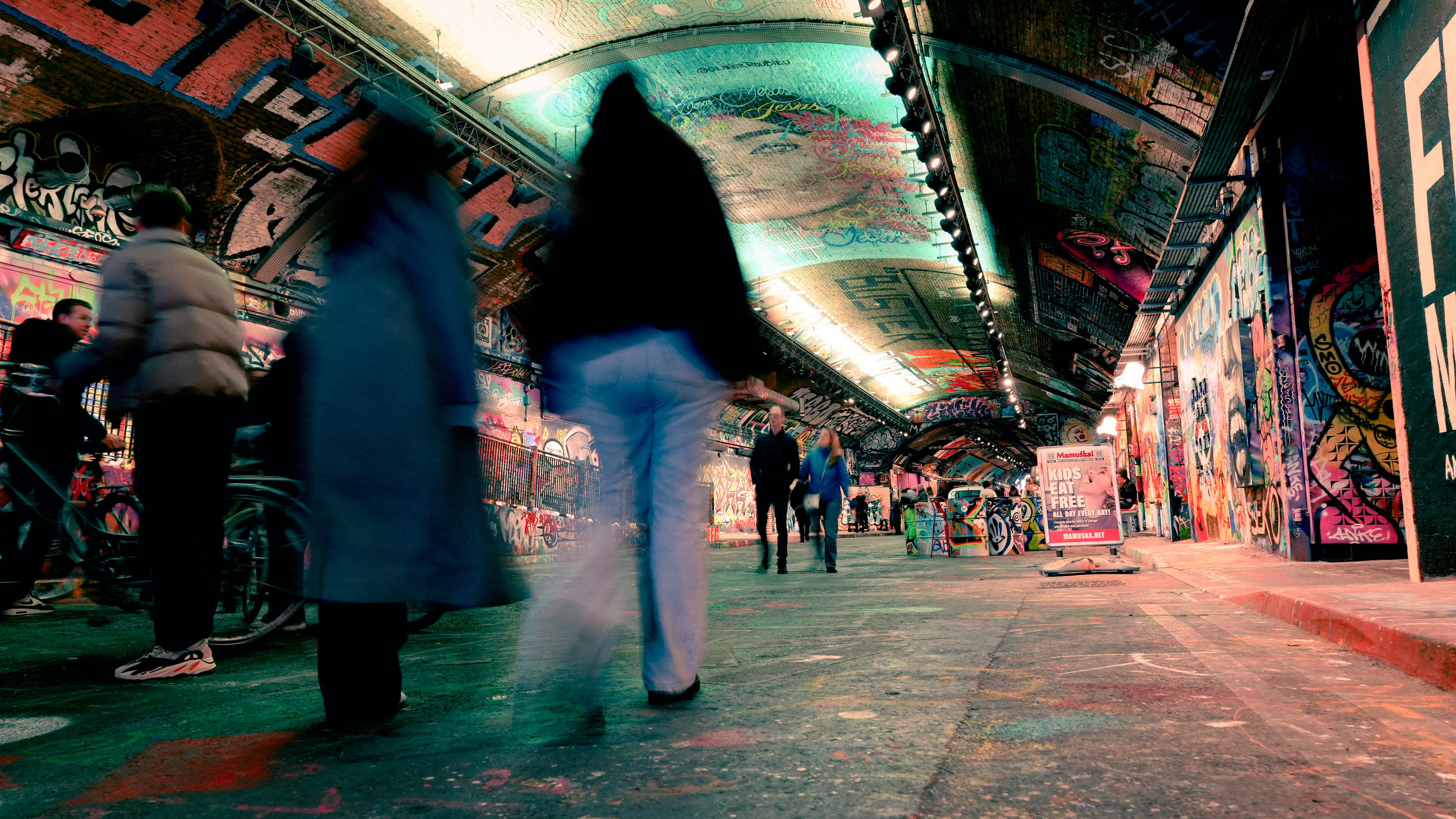 Images captured in London with the Sony A7 V camera