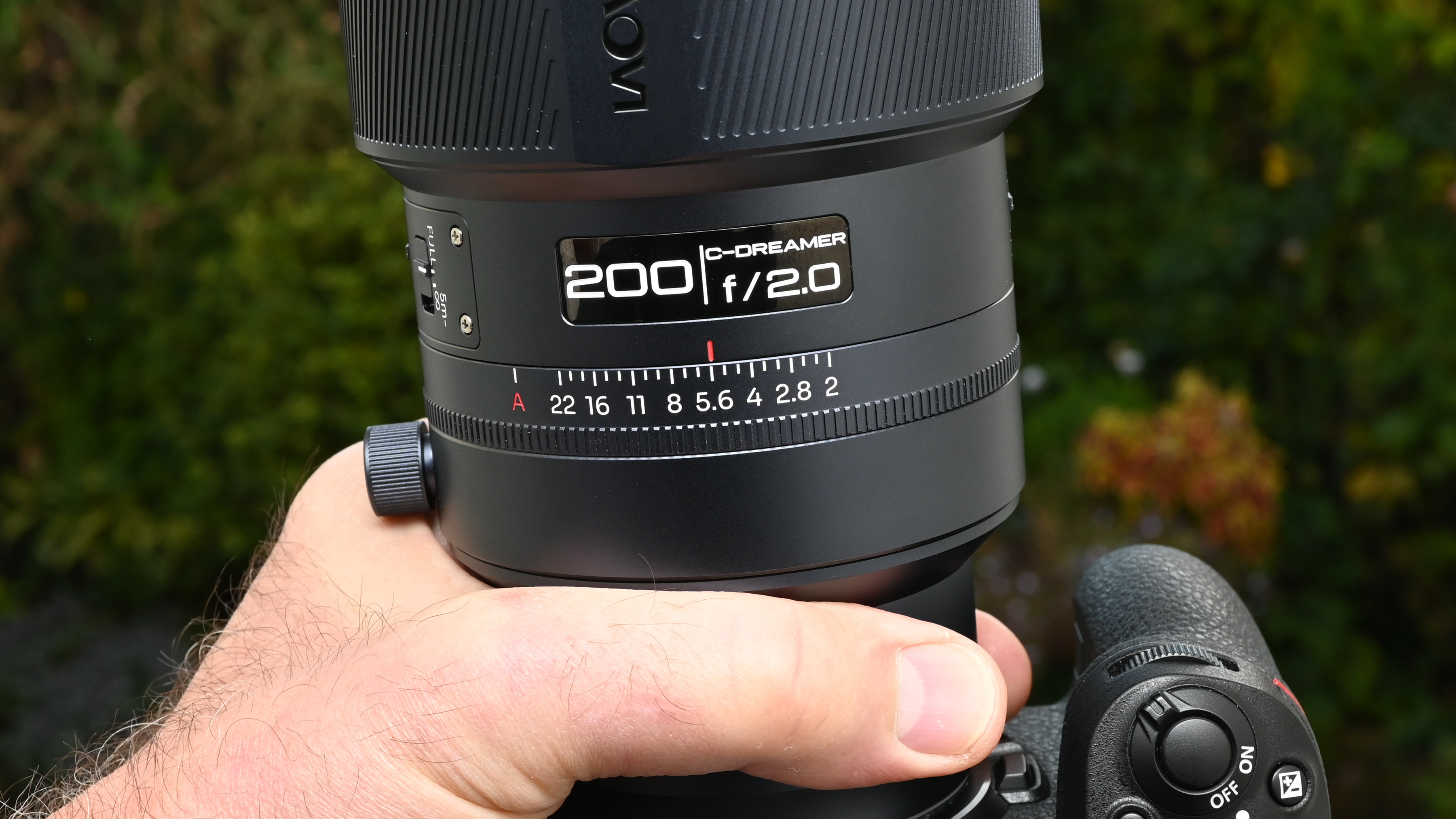Laowa 200mm f/2 AF FF product shot