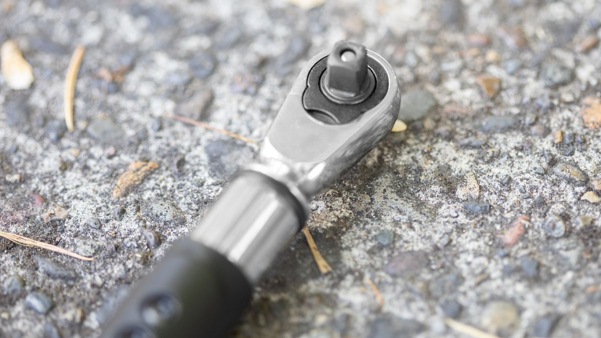 Unior 266b Electronic Torque Wrench detail of the ratchet head