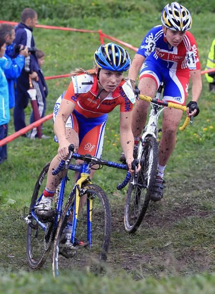 Daphny van den Brand (Netherlands) leads Nikki Harris (Great Britain).