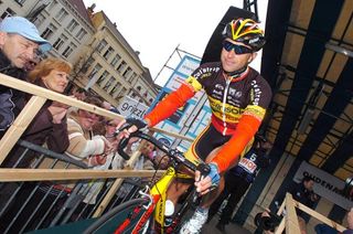 Belgian champion Stijn Devolder (Vacansoleil - DCM) rides off the sign-in stage.