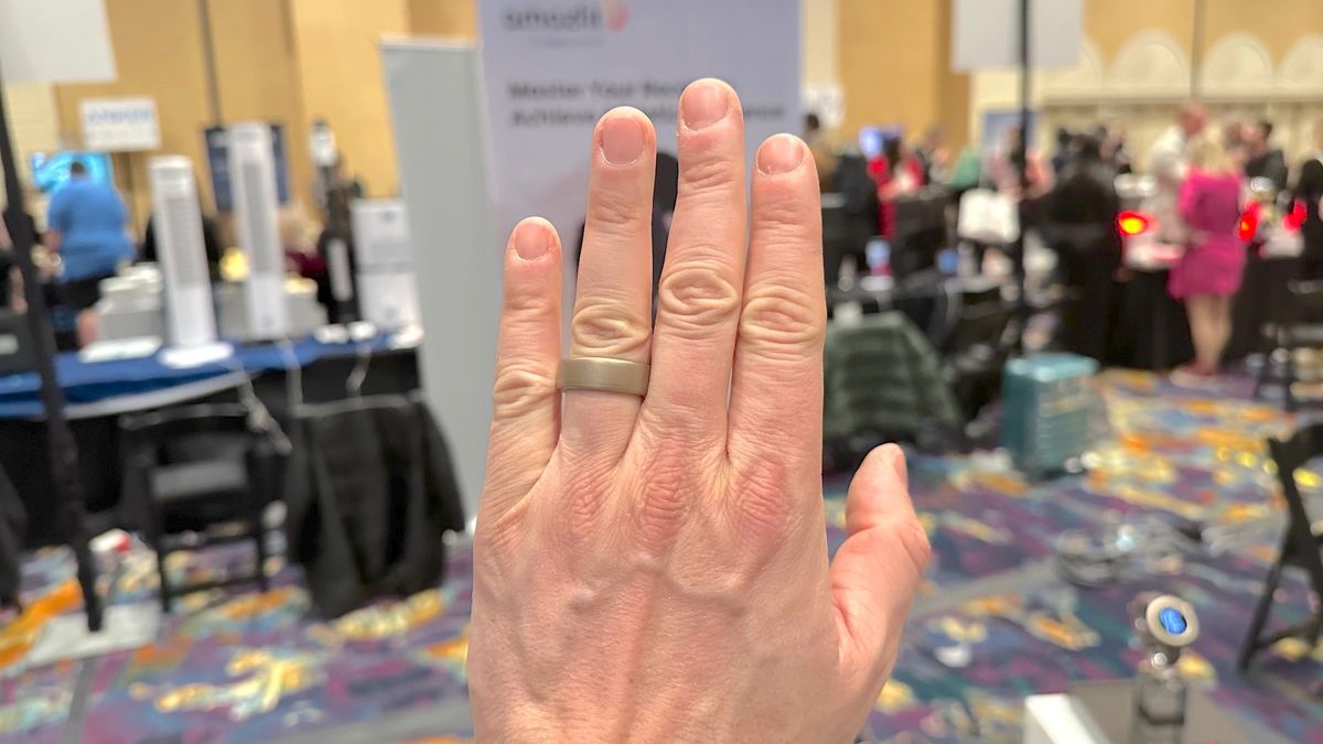 Amazfit Helio Ring on hand