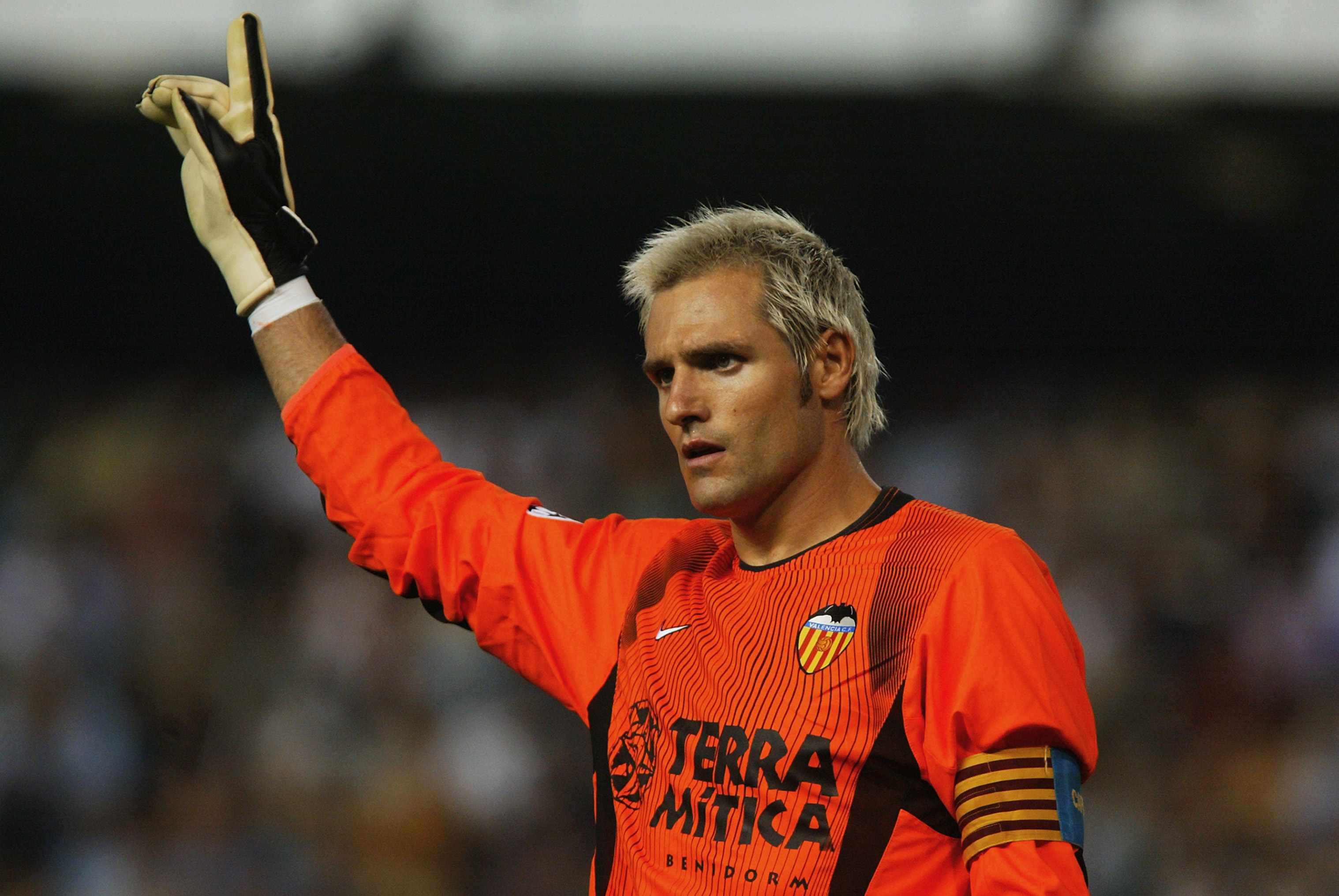 Santiago Cañizares in action for Valencia against Liverpool in September 2002.