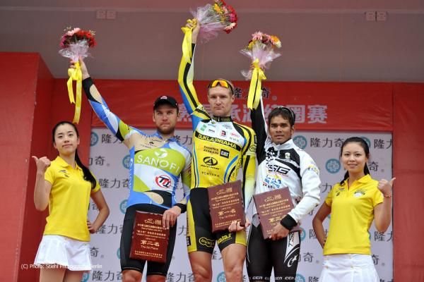 The final Tour of Taihu Lake stage podium: Serebryakov, Kankovsky and Saleh