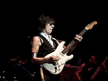 Jeff beck announces small uk show