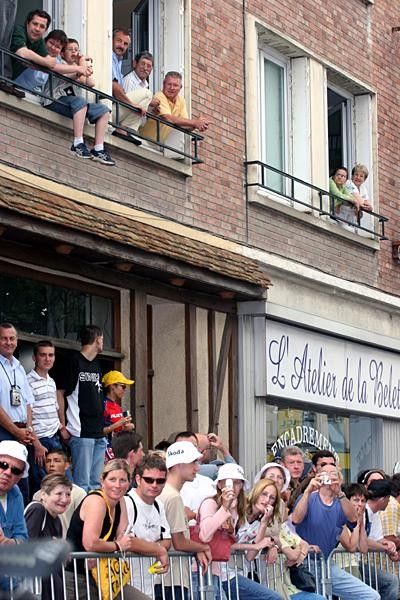 There were plenty of good vantage points at the start in Beauvais this morning - so long as you were from Beauvais!