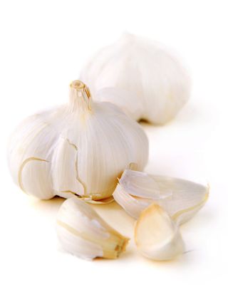 5. Shake Garlic For Easy Peeling