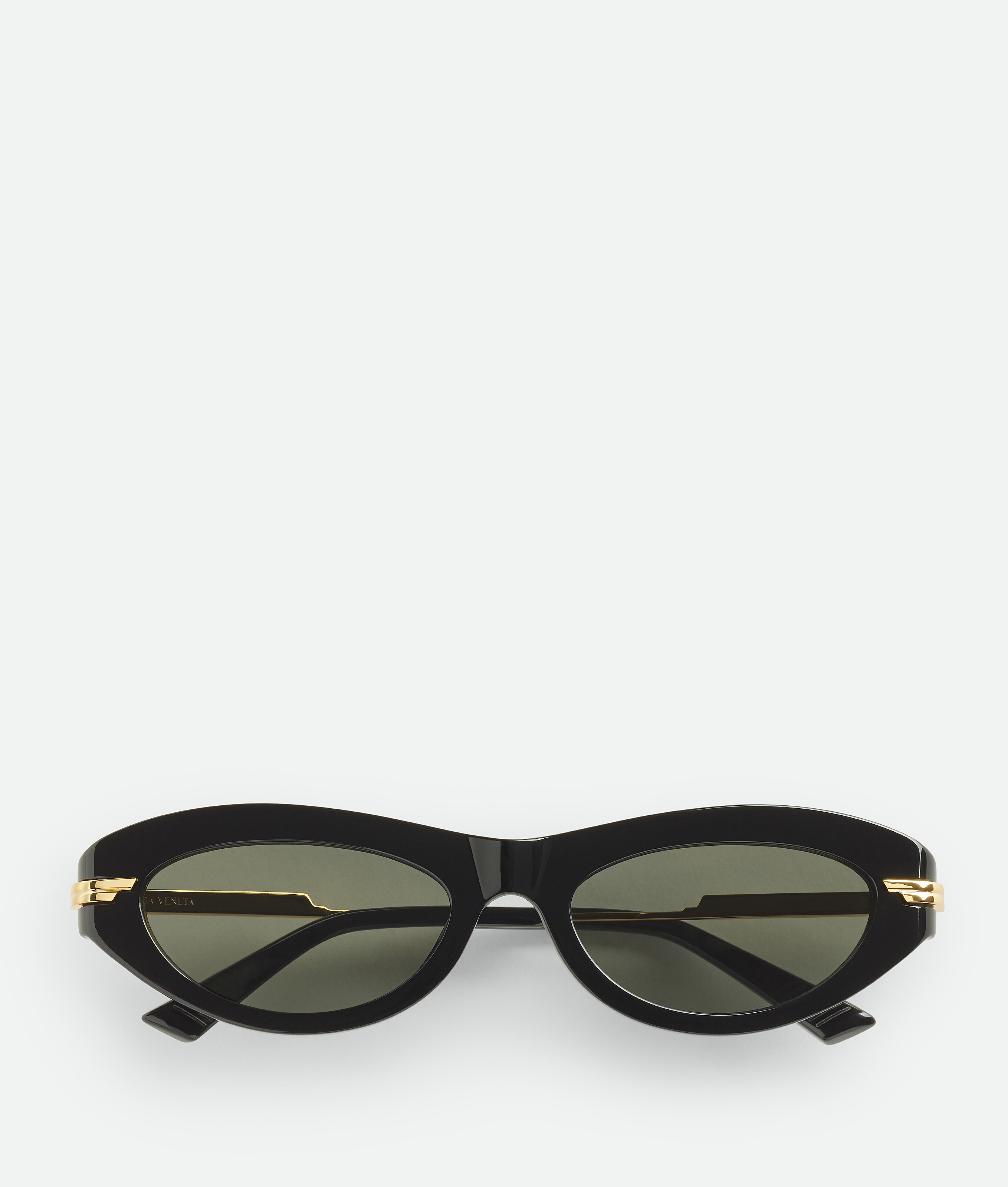 Women's Classic Cat Eye Sunglasses in Black/grey