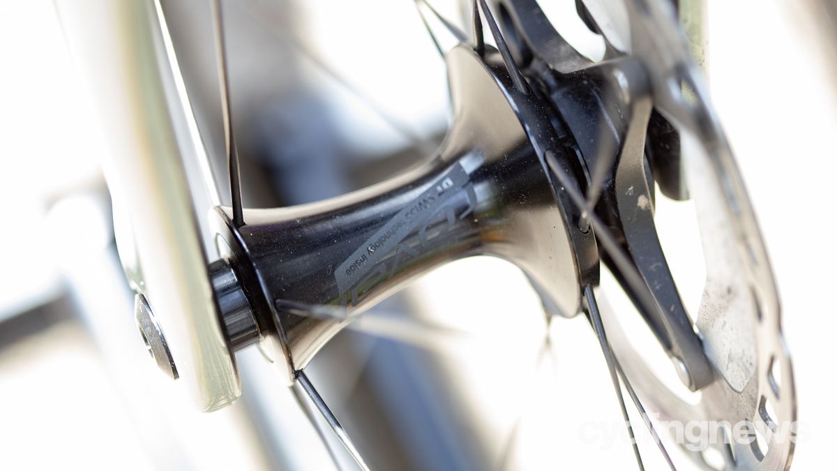Roval Rapide CLX II detail of front hub