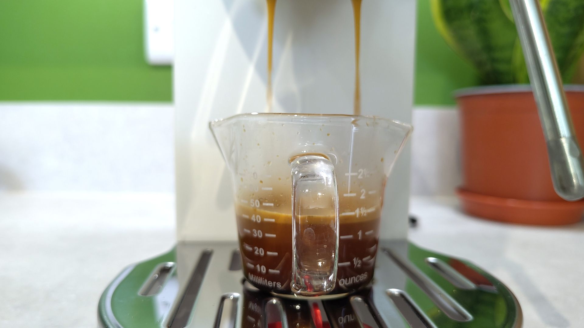 De'Longhi Dedica Duo espresso machine