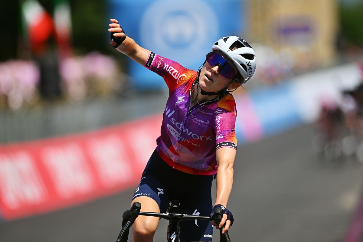 Niamh FisherBlack wins summit finish on Giro d'Italia Women stage