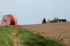 Laying rural fibre
