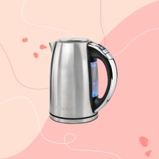 A variable control temperature kettle from Cuisinart on a pink background