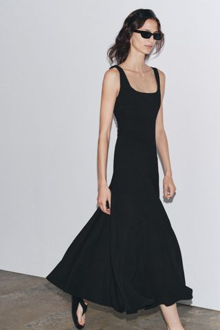 72e3mDWSQbEA9tmxMoujYX-320-80 30 الوافدين الصيفيين الجدد من Nordstrom و Net-A-Porter و Zara