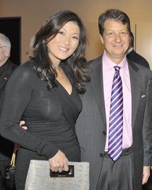 Schmooze Gallery December 3, 2012_2.jpg